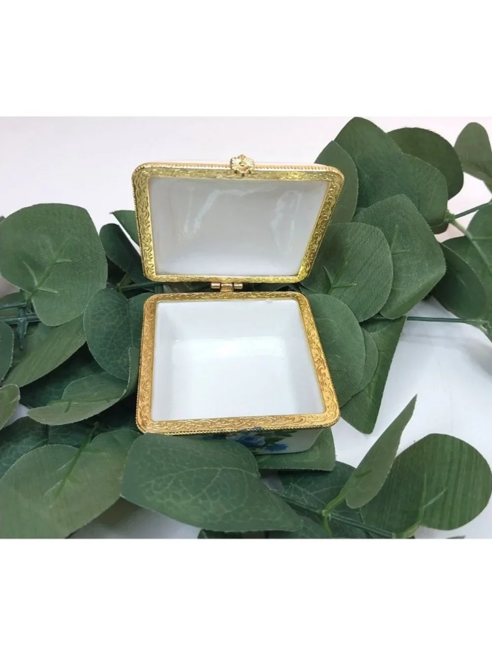 Porcelain Trinket Pill Box Blue Roses Floral Gold Trim Hinged Lid Square 2.25